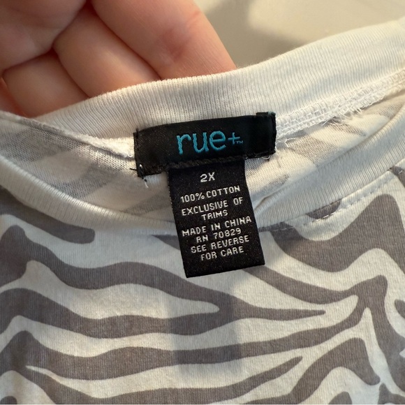 Zebra Print Rue+ Brand T-Shirt - Picture 4 of 6